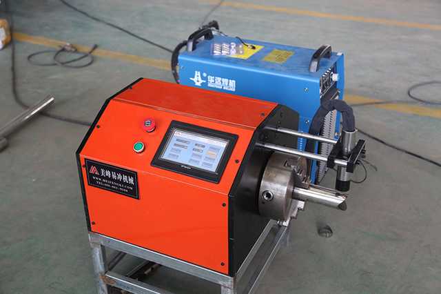 等離子切割機是借助等離子切割技術(shù)對金屬材料進行加工的機械。